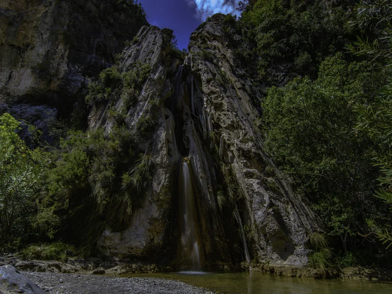 Muy próximo a la granja escuela se encuentra el Río Verde, una de las rutas más bonitas de Andalucía para la práctica del barranquismo. Muy próximo a la granja escuela se encuentra el Río Verde, una de las rutas más bonitas de Andalucía para la práctica del barranquismo.